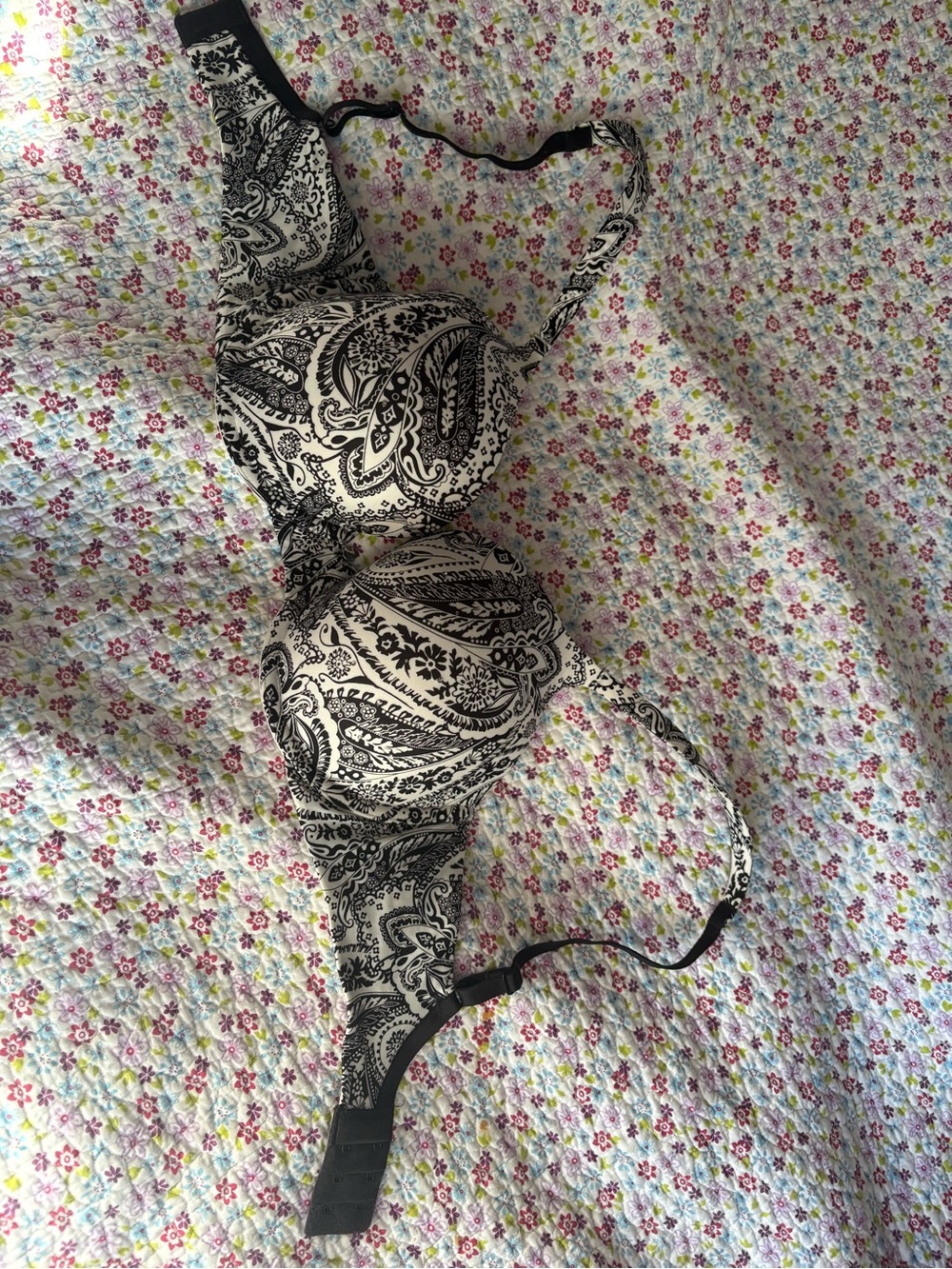 Victoria's Secret Black & White Paisley T-Shirt Bra